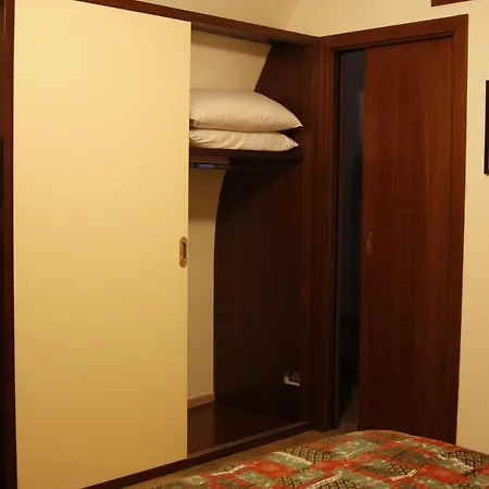 לינה וארוחת בוקר Porta Nuova פוטיניאנו